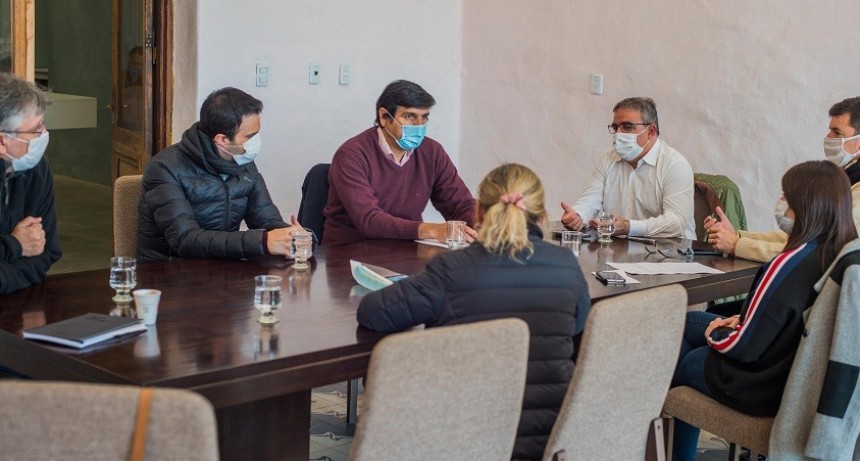 Jalil  y el COE analizaron causas del brote de contagios