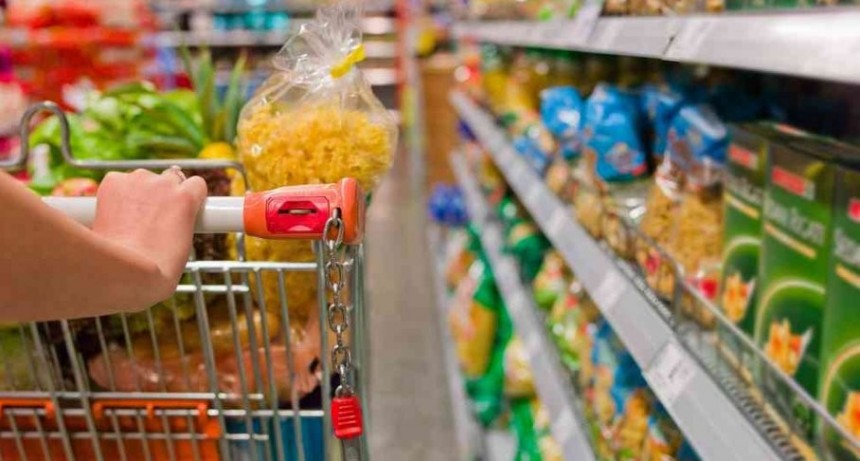 Según el INDEC, el 60,5% de los supermercados registró un descenso de ventas en junio