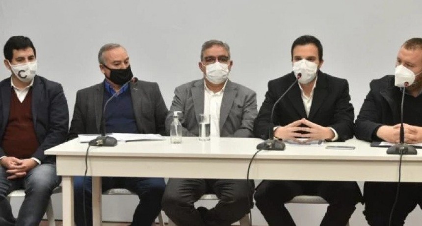 Raúl Jalil:  lanzó una batería de créditos para la industria, comercio y turismo