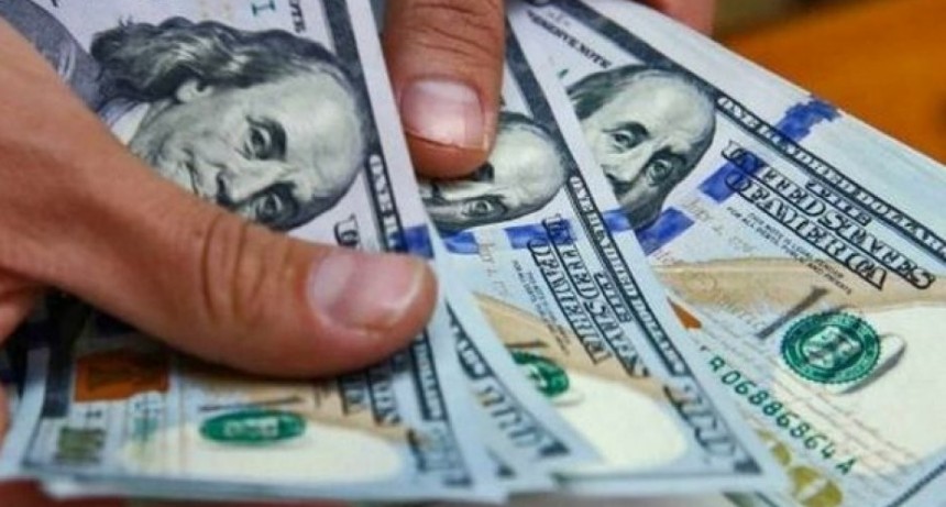 El dólar blue se dispara y marca un récord histórico: $140