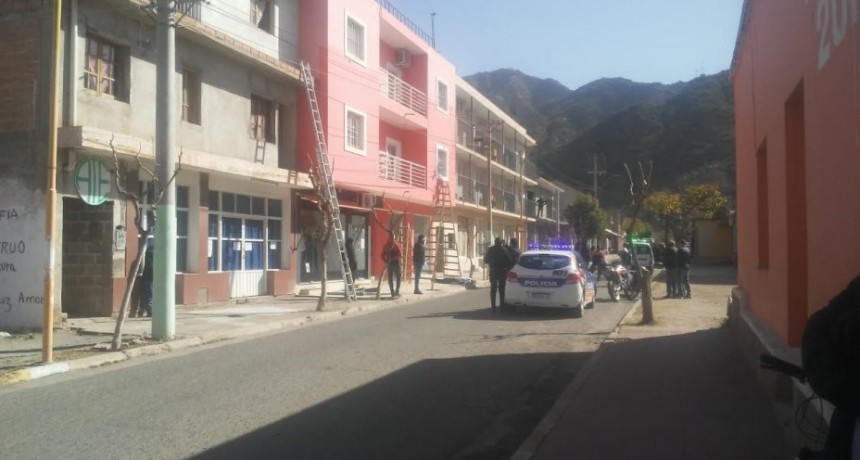 Un obrero perdió la vida al caer de un segundo piso