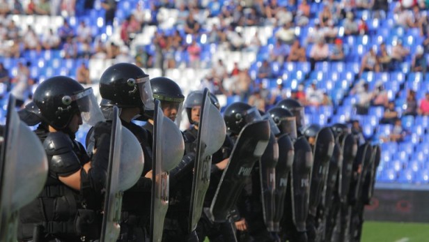 Incidentes obligaron a suspender el partido entre Godoy Cruz y Racing