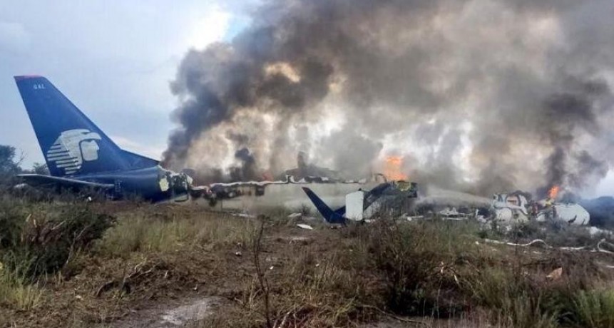 Un centenar de personas sobrevive al accidente de un avi&oacute;n de pasajeros en el norte de M&eacute;xico