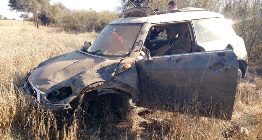 El revent&oacute;n de un neum&aacute;tico provoc&oacute; el vuelco de un auto en Ruta 38