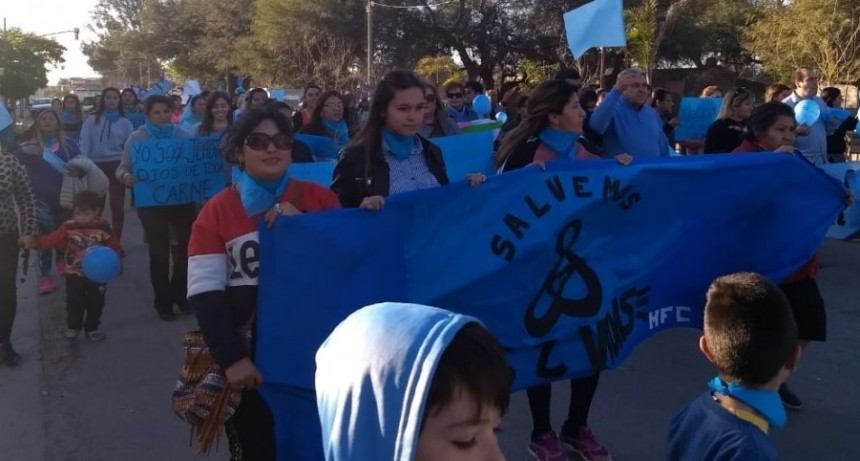 Recreo march&oacute; en defensa de las dos vidas