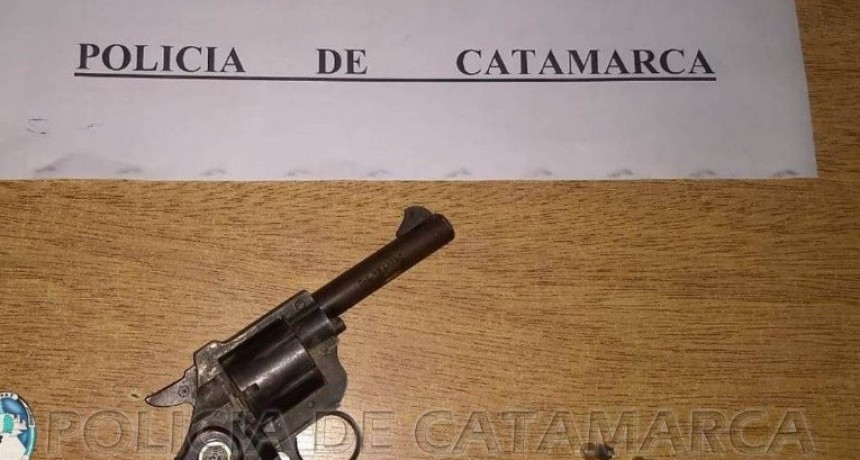 Amenaz&oacute; a ni&ntilde;os con un arma cargada
