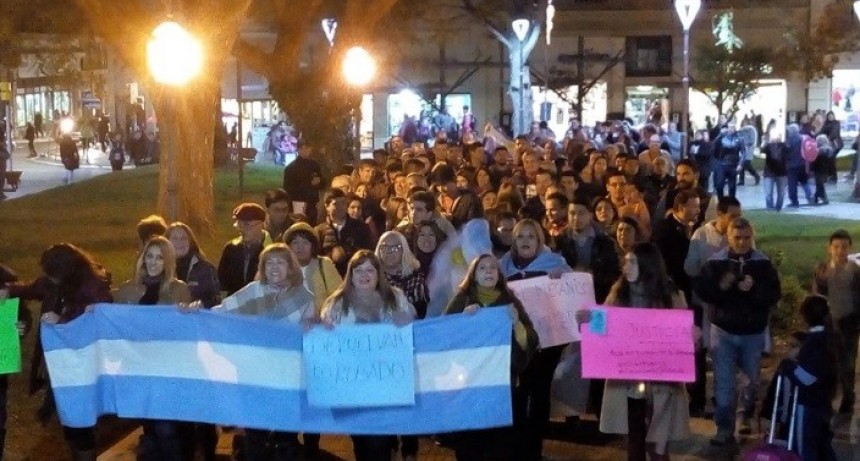 M&aacute;s grieta que nunca: masiva marcha en el Congreso para pedir el allanamiento y desafuero de Cristina Kirchner