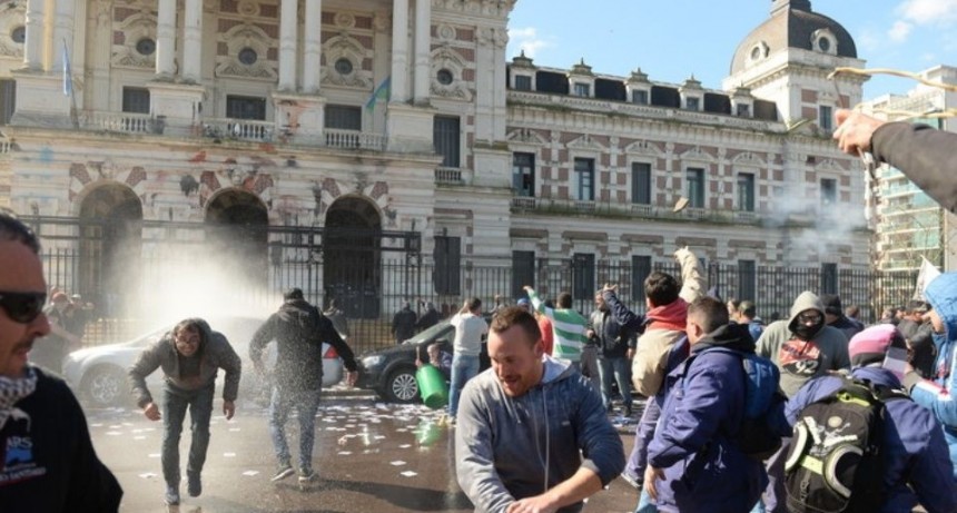 As&iacute; qued&oacute; la gobernaci&oacute;n bonaerense tras los destrozos