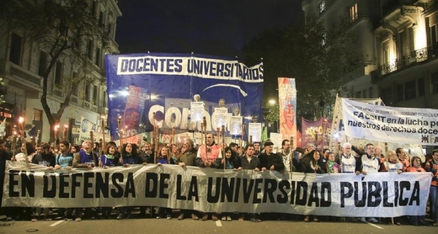 Reuni&oacute;n clave: el Gobierno recibe a los docentes universitarios