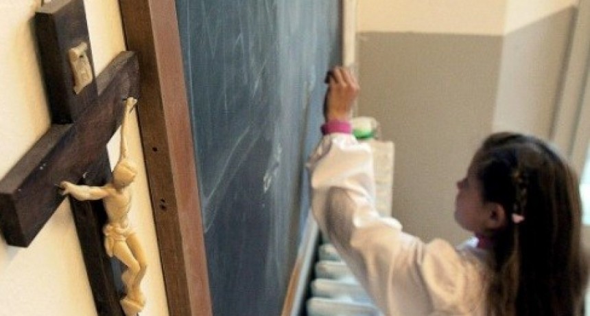 Diputados de Cambiemos presentaron proyecto de ley para remover s&iacute;mbolos religiosos de edificios p&uacute;blicos