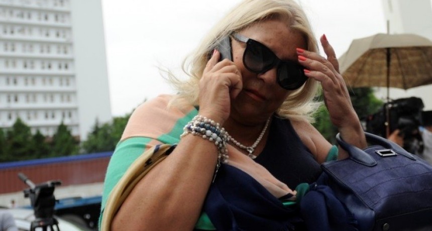 &ldquo;No va a haber helic&oacute;ptero&rdquo;  Elisa Carri&oacute; dispar&oacute; contra &ldquo;los ladrones&rdquo; que &ldquo;juegan sus d&oacute;lares para tumbar la Rep&uacute;blica&rdquo;