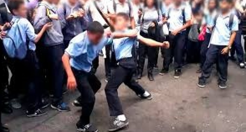 Menores protagonizaron una pelea callejera en pleno centro