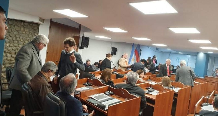 Diputados radicales denunciaron a Cabur