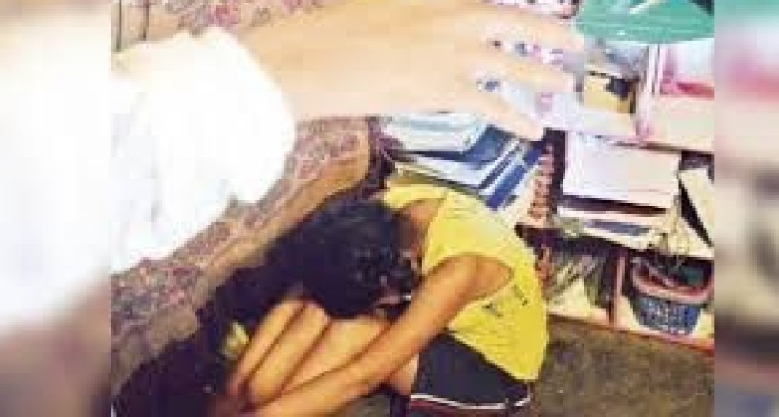 Abusó de sus dos cuñaditas e intentó callarlas con juguetes y monedas