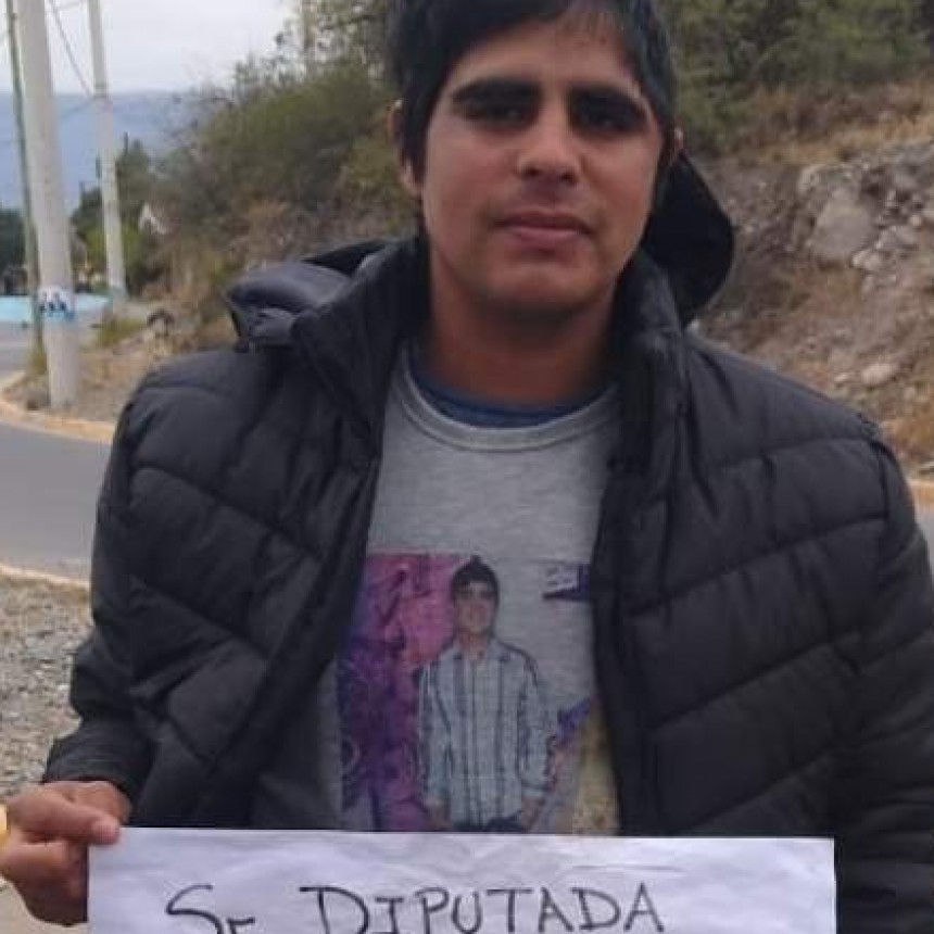 Familiares se manifestaron para pedir la prótesis para el joven accidentado