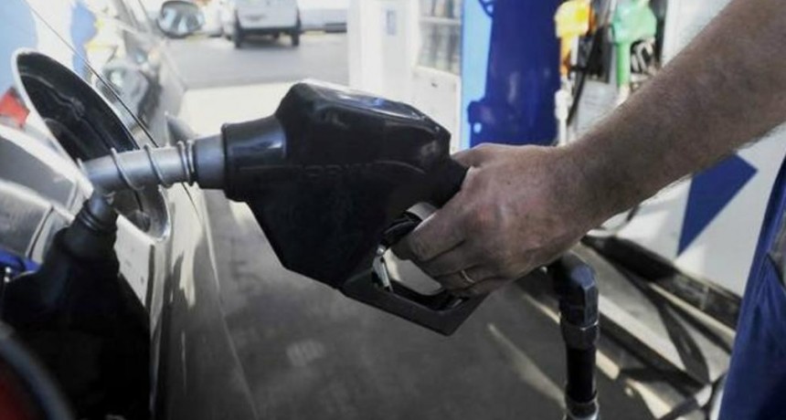 Sin acuerdo con la petroleras se aplicará la Ley de Abastecimiento para congelar el precio