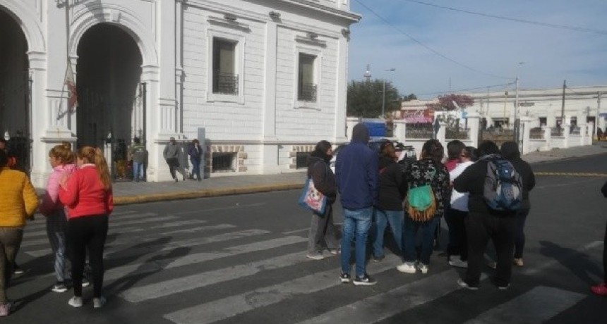 Denunciaron que les prometieron trabajo a cambio del voto