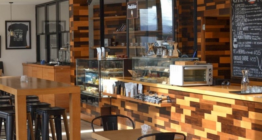 Una cafetería prohibió el ingreso a políticos: “No puede ser tan fácil que solo pague un sector”