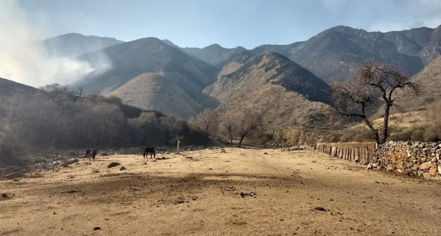 Defensa Civil informa a la comunidad sobre incendios 