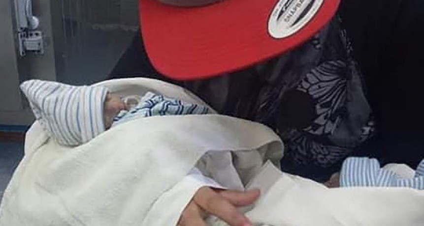 Gravísimo: Se negaron a atenderla parió  en el Baño del hospital Las Heras de Santa Cruz y sus gemelos murieron 