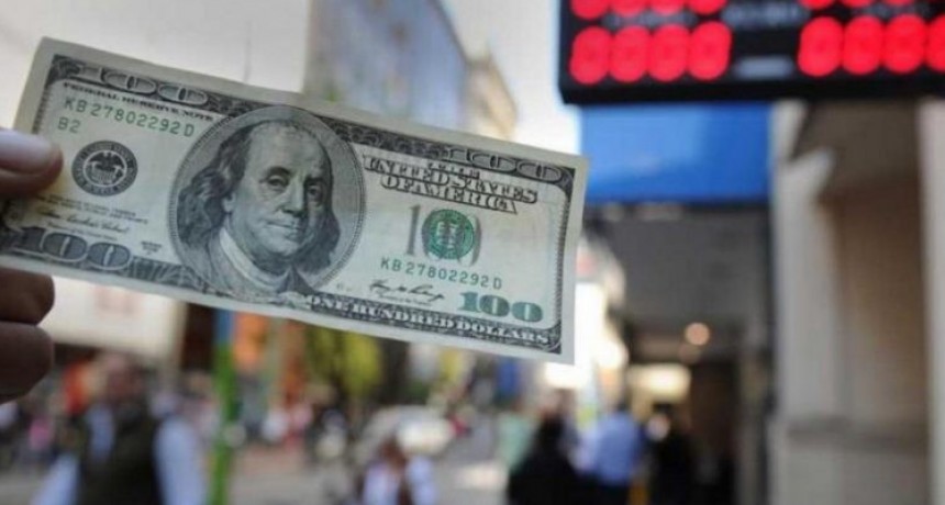 El “blue” volvió a superar los $ 130 y el dólar “solidario” llegó a los $ 100 por primera vez