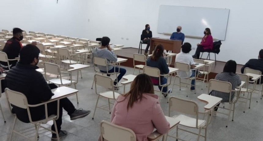 Inicio de clases virtuales en sede de Los Altos