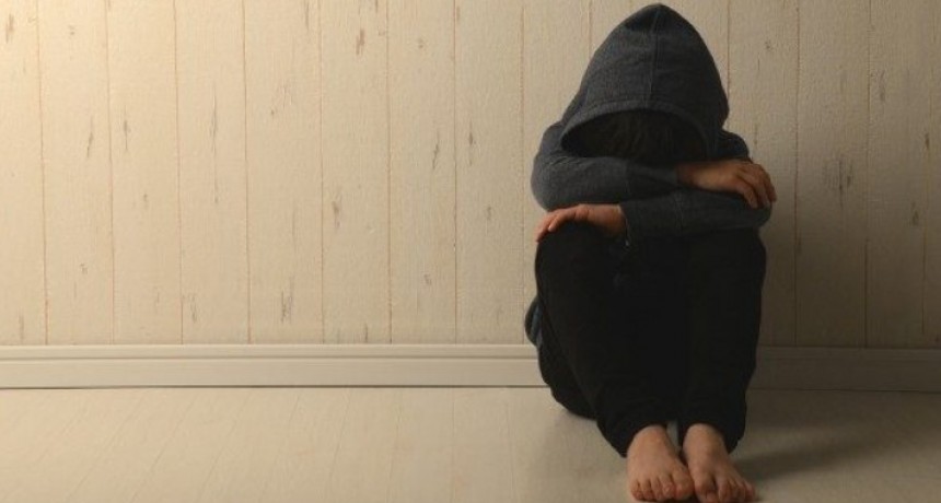 ”Había fuertes golpizas”, el testimonio de una persona que fue entregada en adopción a un pedófilo