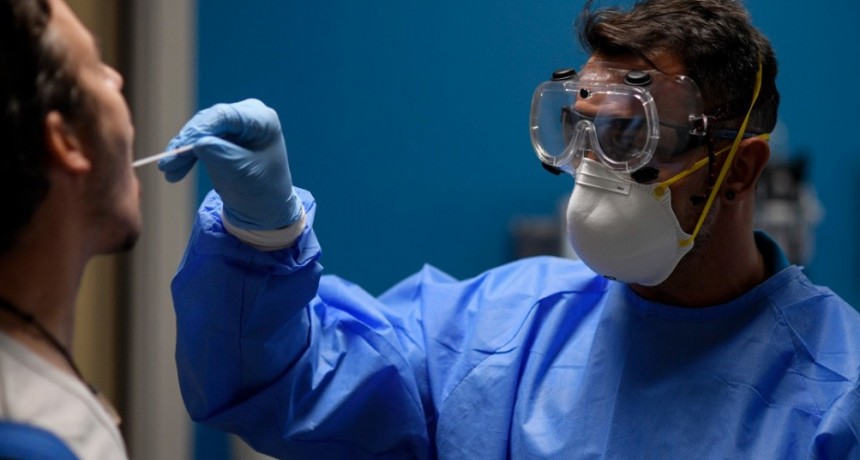  Fuerte repunte del coronavirus en España: 3.715 contagios en 24 horas y 131 fallecidos en la última semana 