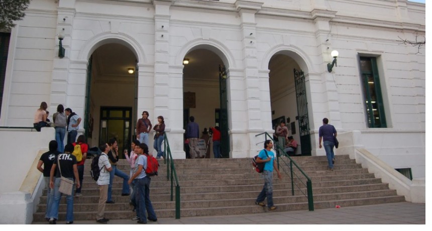 Preparan el regreso a clases presenciales en la Fray y ENET N° 1