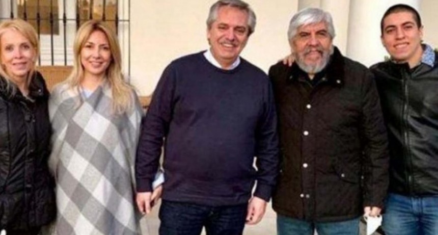 Borrada: la foto de Alberto Fernández sin barbijo y sin distancia social