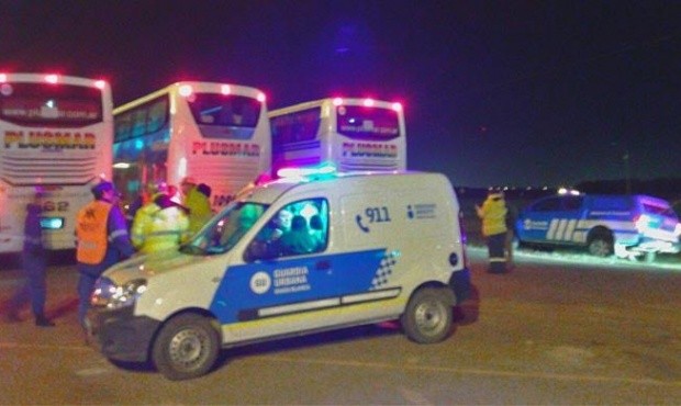 Tres choferes de colectivos trasladaban estudiantes hasta Bariloche y estaban drogados