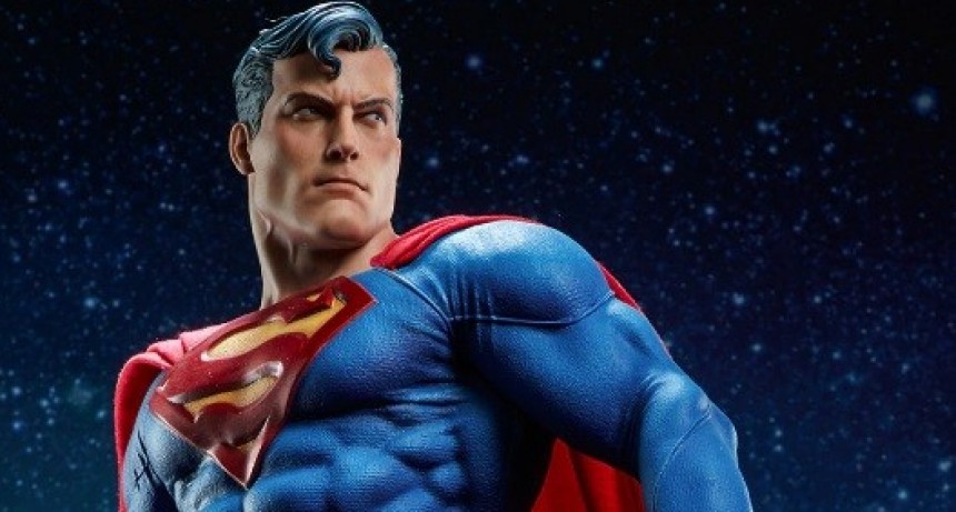 Tomar tu propio pis puede transformarte en Superman