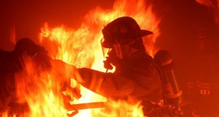 Sufri&oacute; quemaduras al incendiarse su vivienda