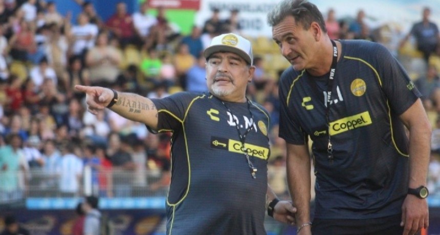 &iexcl;Debuta Maradona!