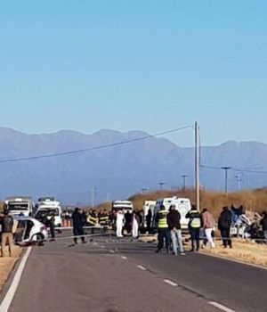 Brutal choque frontal en Salta: 5 de los 8 muertos son polic&iacute;as