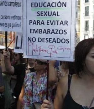 El aborto reaparece en escena con dos entregas de premios