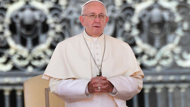 Francisco declar&oacute;  "emergencia" por pl&aacute;sticos en los mares