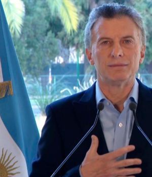 Macri lanza un paquete de medidas y achica su gabinete