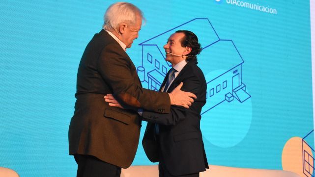 Se desplom&oacute; un ascensor con el ministro de Producci&oacute;n adentro