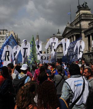 Vuelven las protestas docentes en todo el pa&iacute;s