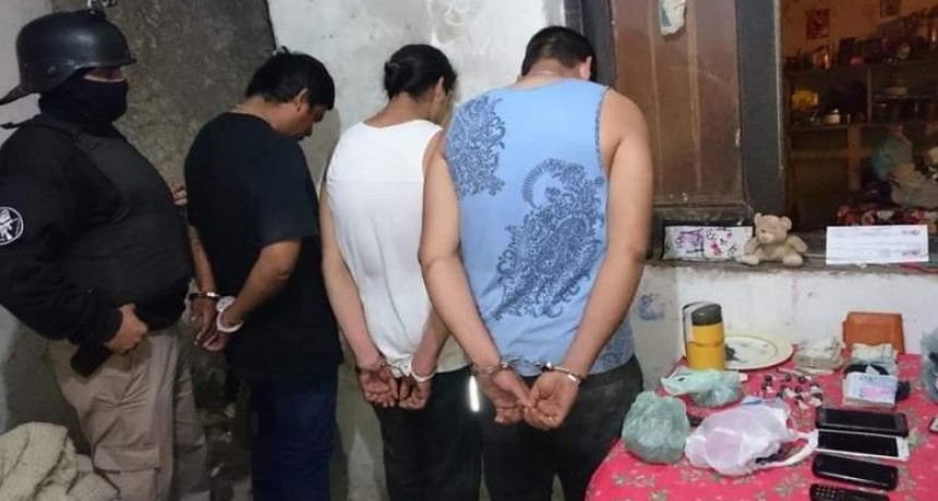 Anciana de 83 años en silla de ruedas armaba porros para vender