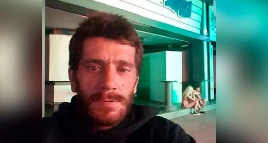 Un violador serial quedó en libertad y se toma fotos donde abusó de sus víctimas