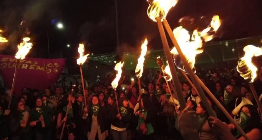 Protestas e incidentes en Ecuador luego de fracasar la votación por el aborto