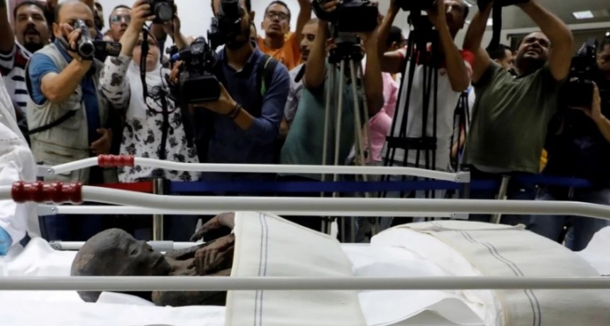 Trasladan dos momias egipcias descubiertas por Eduard Toda al Museo de la Civilización de El Cairo