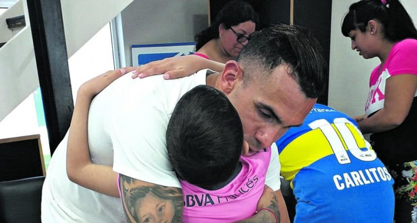 Un encuentro del corazón entre Delfi y Carlos Tevez