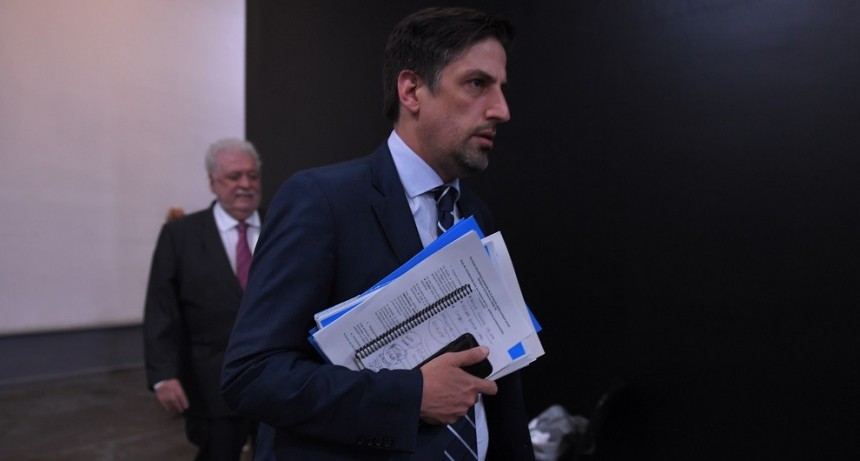 Contratan por millones y de manera directa a una empresa con domicilio en la casa del ministro de Educación Nicolás Trotta