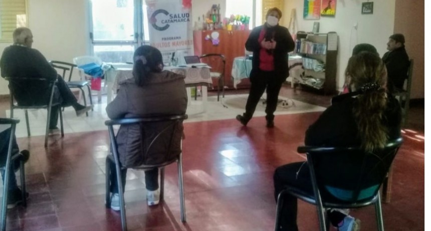 Visita a residencias de adultos mayores del interior