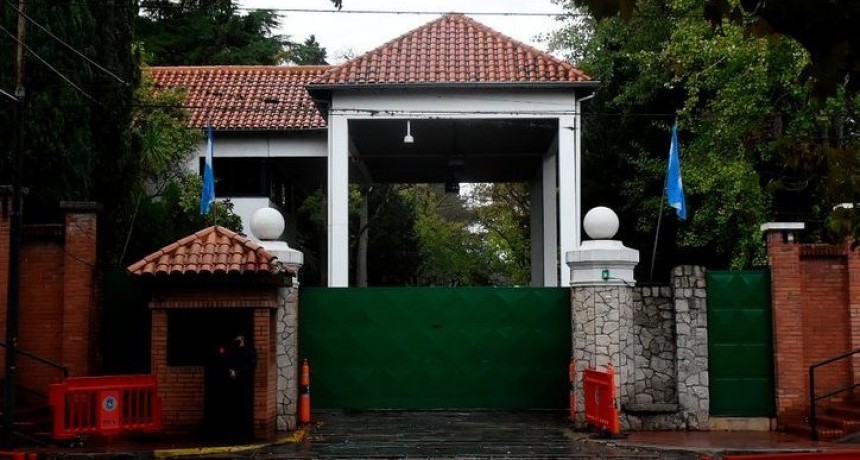 Arrojaron una bomba molotov contra la Quinta de Olivos: hay un detenido