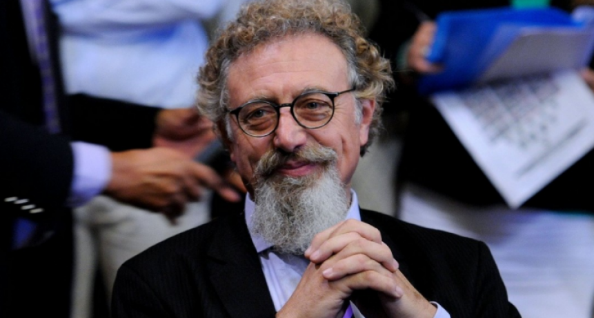 Polémica: senador kirchnerista habló de “los riesgos de una internet libre”