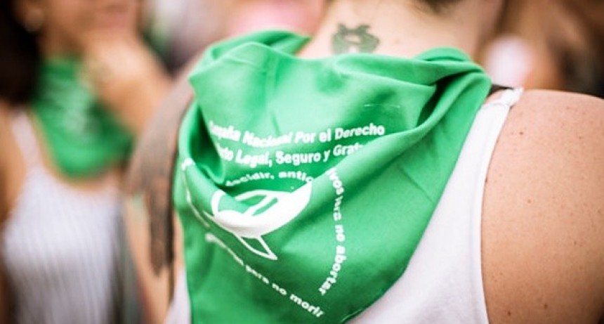 Laura García: Muchas mujeres PAÑUELO CELESTES han abortado, son hipócritas por sus discursos públicos que nunca abortaron ni lo harían